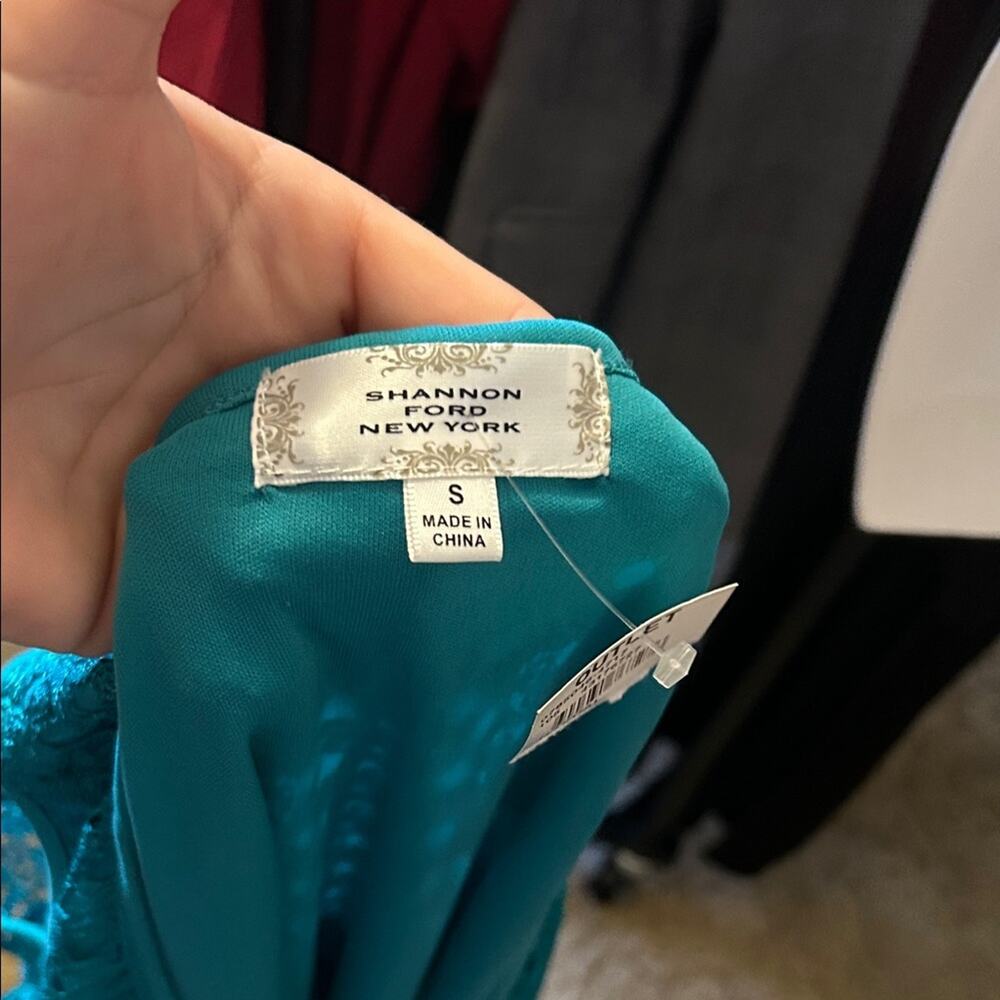 Teal Lace Cold Shoulder Top BNWT - Picture 6 of 6